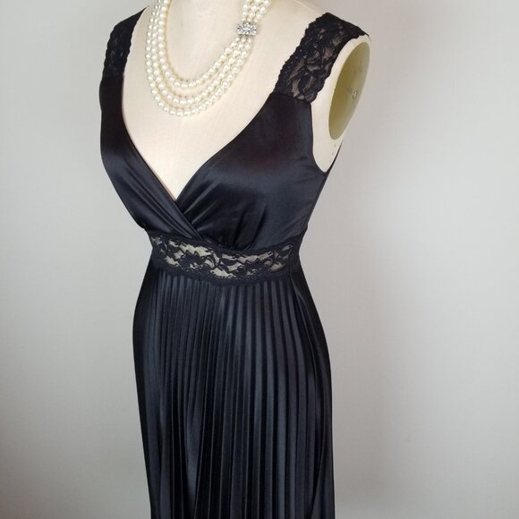 Classic Little Black Dress w/Pleated A Line Skirt & Sheer Lace Panel @ Waist * S - Picture 8 of 10